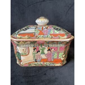 Vintage Chinese Oriental Porcelain People Scenery Container With Lid